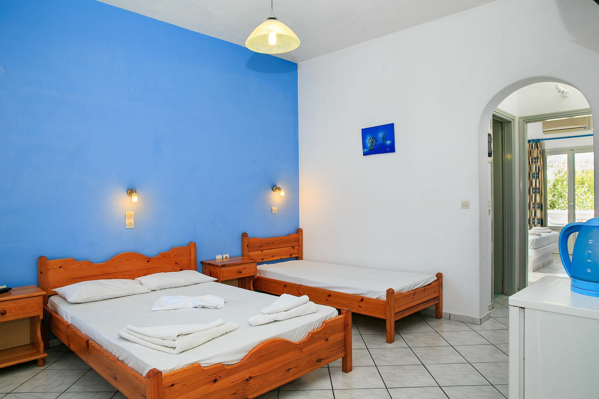 Ampeli Apartments Парікія Екстер'єр фото